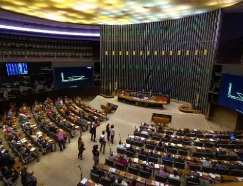 Comissão de Constituição e Justiça aprova PEC que reduz maioridade penal