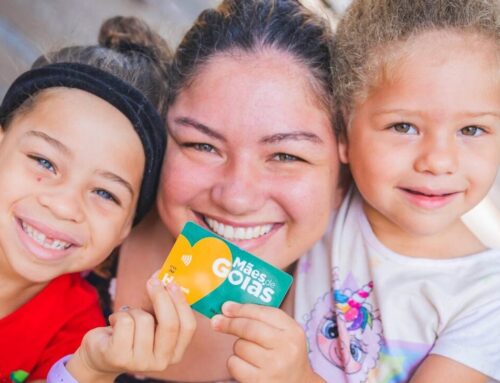Mães de Goiás: confira como retirar cartão do programa