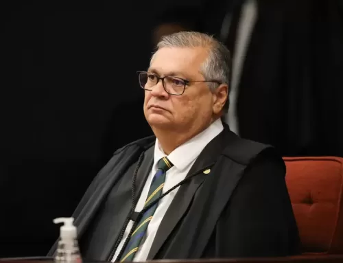 Dino suspende trecho de PL que libera emendas do orçamento secreto