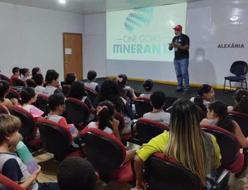 Cine Goiás Itinerante encerra o ano com edição especial do Natal na Praça