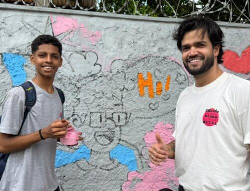 Arte que transforma: jovens do Tecendo o Futuro pintam mural coletivo ao lado de artista goiano