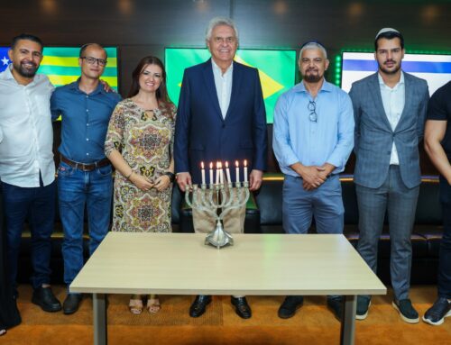 Caiado celebra Hanukkah com comunidade judaica goiana