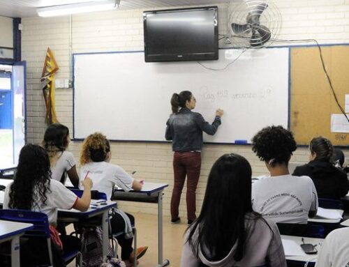 Com isenção até R$ 5 mil, metade dos professores da educação básica deixará de pagar Imposto de Renda