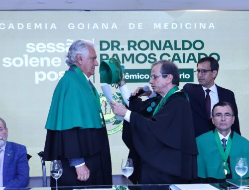 Novo imortal da Academia Goiana de Medicina, Caiado defende classe e prega saúde pública de qualidade
