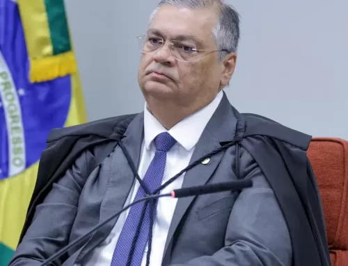 Dino manda suspender pagamento de penduricalhos nos Três Poderes