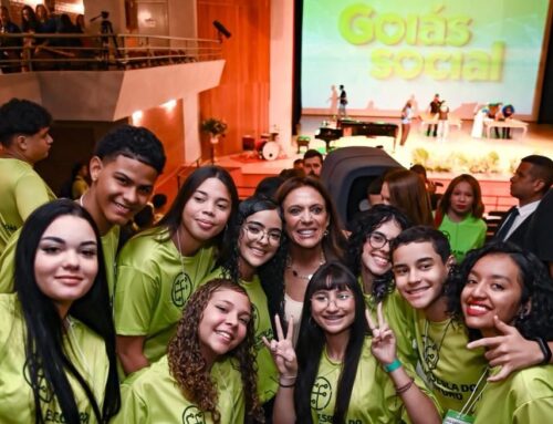 “Tecnologia não pode ser privilégio, precisa ser oportunidade”, afirma Gracinha Caiado ao participar de entregas do Tech é Social