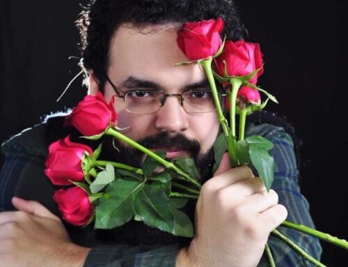 Teatro Goiânia recebe espetáculo em homenagem a Renato Russo neste sábado (28/3)