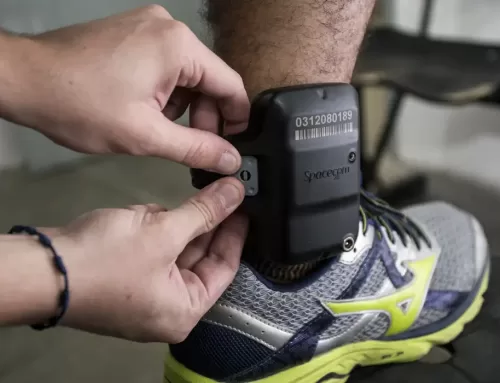 Senado aprova uso de tornozeleira para agressores de mulheres