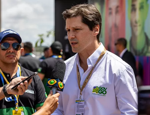 Com corpo de auxiliares, Daniel Vilela defende manter ritmo de entregas