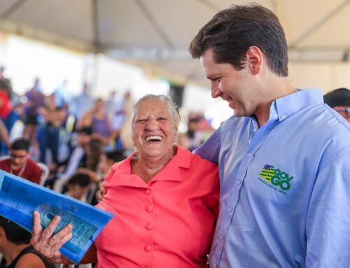 “É uma virada de chave na vida das pessoas”, diz Daniel Vilela ao entregar 324 moradias em Valparaíso de Goiás