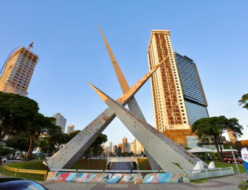Confira desvios no trânsito para revitalização de monumento na Praça do Ratinho