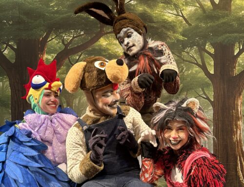 Domingo Tem Teatro une famílias, pets e espetáculo ‘Os Saltimbancos’