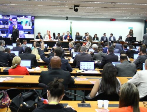 Comissão aprova o fim da escala 6×1 e a redução da jornada de 44 para 40 horas semanais