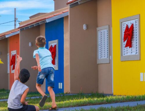 Daniel Vilela destaca melhora da qualidade de vida ao entregar 54 casas no Centro-Oeste goiano