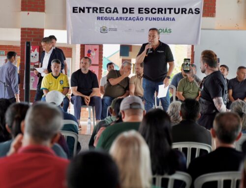 Prefeitura entrega 311 escrituras a moradores da Região Noroeste