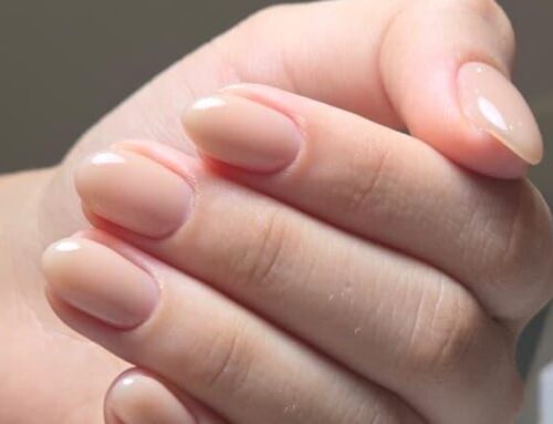 Unhas curtas e naturais vira tendência e ganha força entre mulheres que buscam sofisticação
