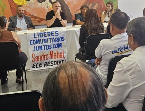 Secretaria para Assuntos Comunitários de Goiânia entrega certificado a lideres comunitários