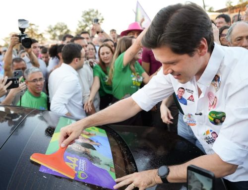 Com adesivaço no Serra Dourada, Daniel Vilela abre campanha em Goiânia