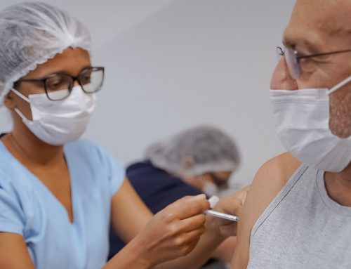 Goiás inicia distribuição da vacina Pneumo 20 para idosos com 85 anos ou mais