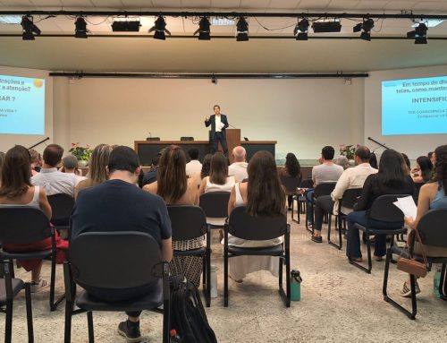 Curso gratuito ajuda pais e mães a conhecerem melhor os adolescentes de hoje