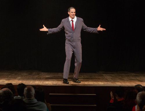 Mateus Solano apresenta espetáculo “O Figurante” no Teatro Goiânia
