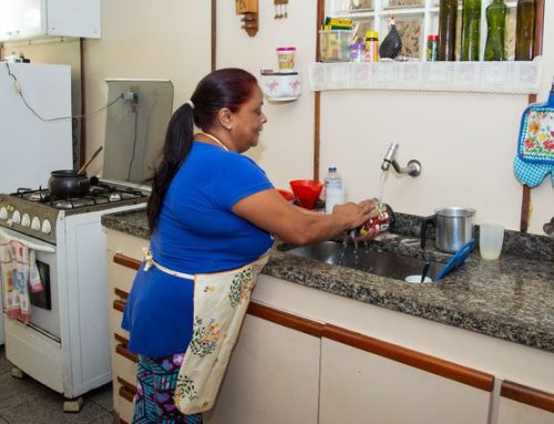 Dona de casa pode contribuir para o INSS e ter direito a benefícios