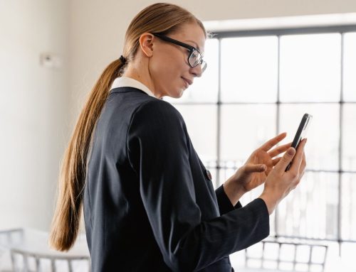 Do anúncio no jornal à venda na internet: tecnologia transforma o trabalho dos corretores de imóveis