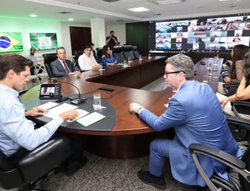 Daniel Vilela mobiliza prefeitos para conter avanço da dengue, zika e chikungunya em Goiás